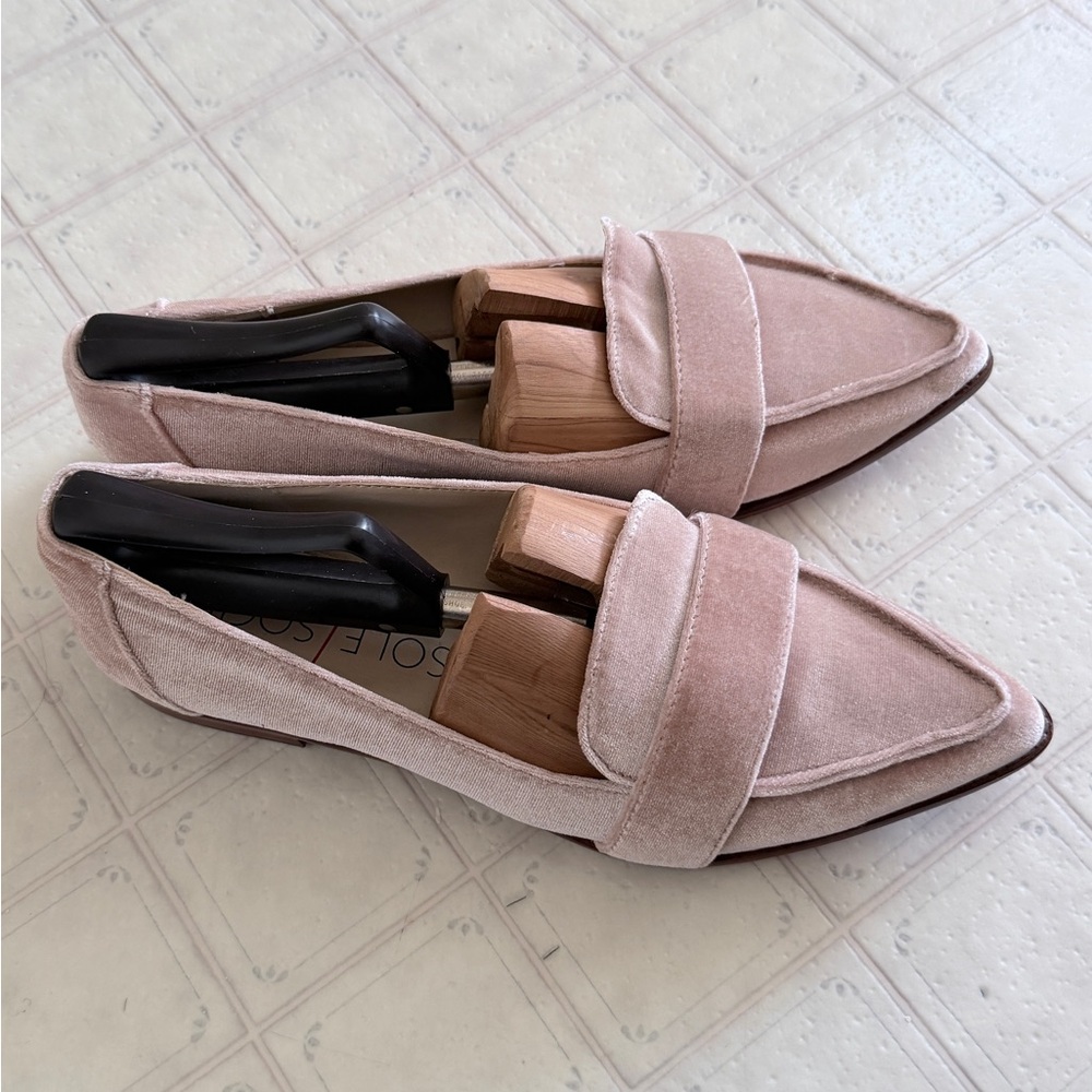 Sole Society Blush Velvet Pointed-Toe Loafers Size: 10 - Picture 3 of 8